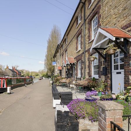 4 Canalside Cottages โทสเตอร์ ภายนอก รูปภาพ