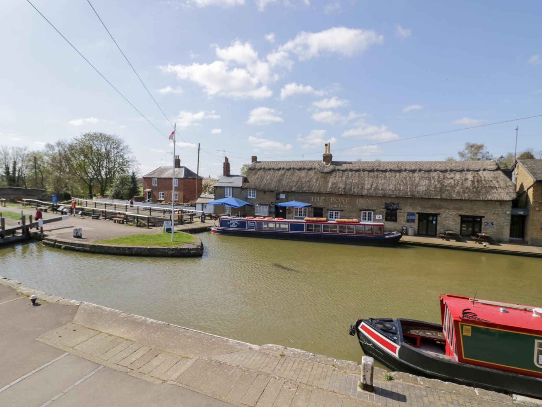 4 Canalside Cottages โทสเตอร์ ภายนอก รูปภาพ